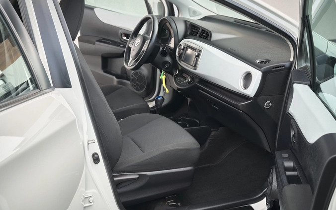 Toyota Yaris cena 41900 przebieg: 83985, rok produkcji 2012 z Ostróda małe 781
